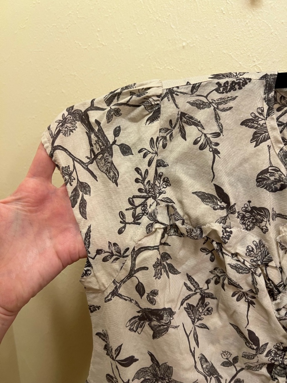 GAP Cream Top with Black Floral Print and Ruffle V-Neck - Picture 3 of 5